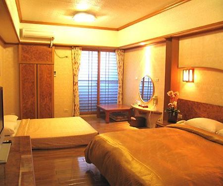 Sin Fu Business Hotel Taichung Exterior foto