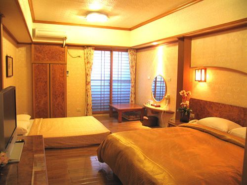 Sin Fu Business Hotel Taichung Exterior foto