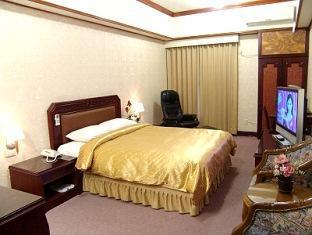 Sin Fu Business Hotel Taichung Exterior foto